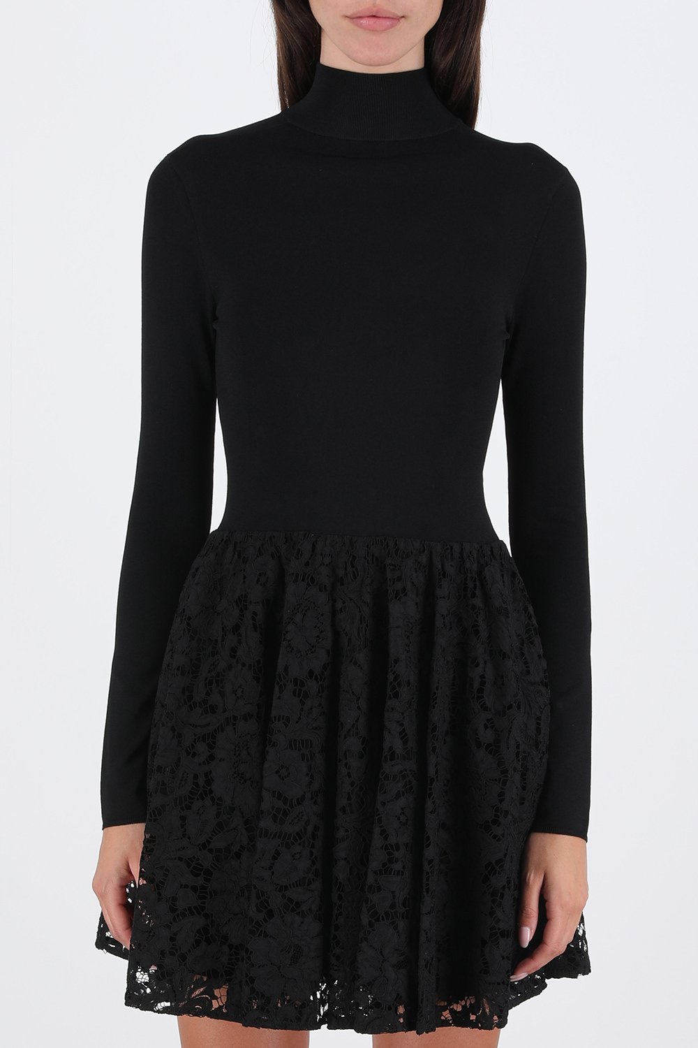 תמונת דוגמן קידמית של שמלת מיני שחורה עם שרוולים ארוכים ותחרה