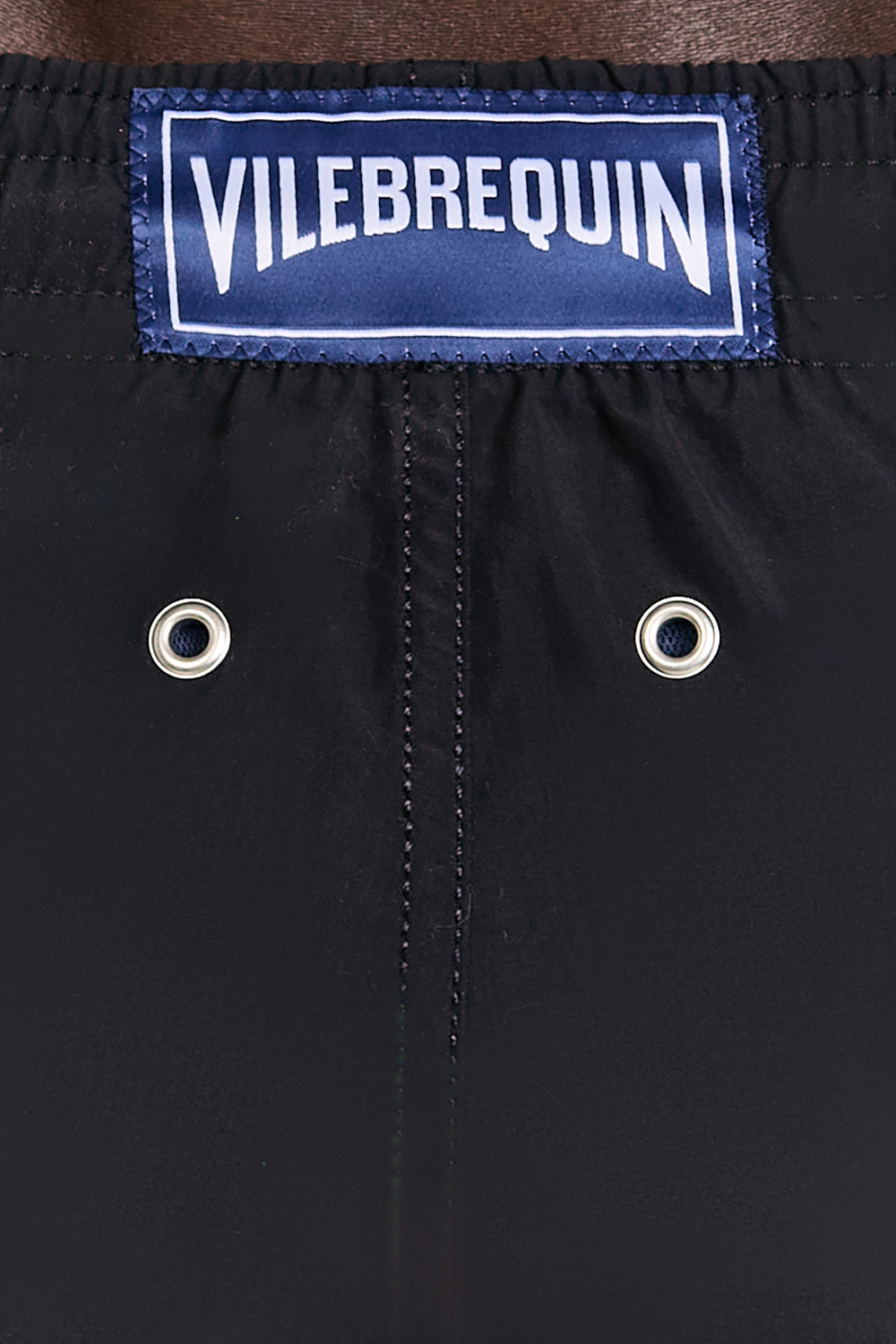 תמונת תקריב דוגמן של מכנסי בגד ים מוריאה