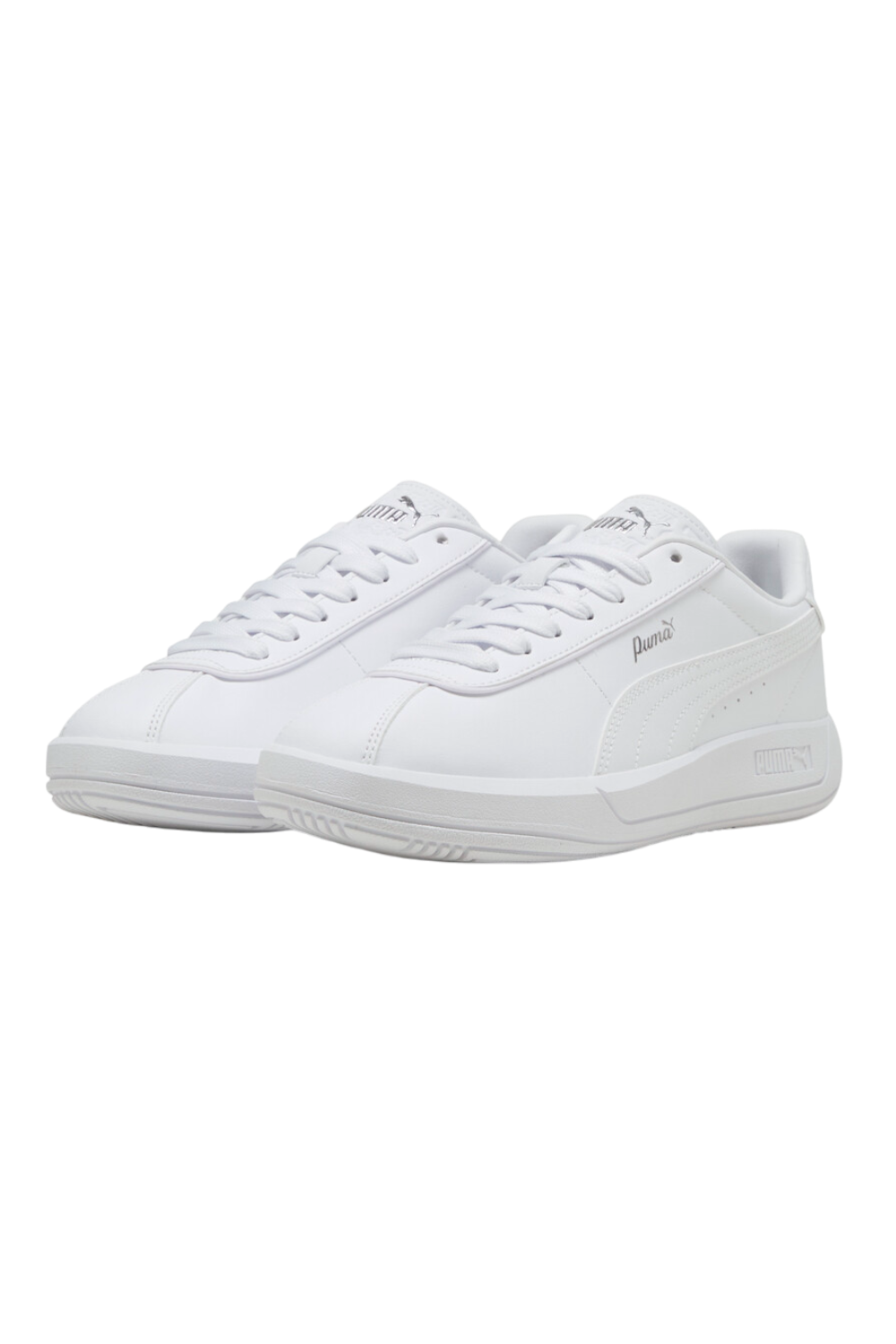 תמונת תקריב של נעלי סניקרס