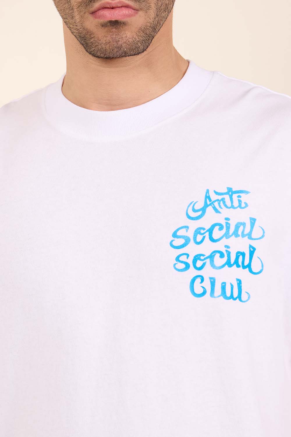 תמונת תקריב דוגמן של חולצת טי