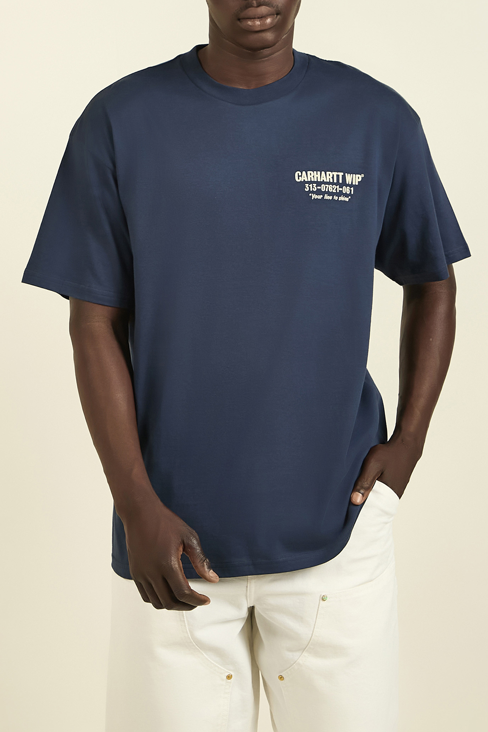 תמונת דוגמן קידמית של חולצת טי