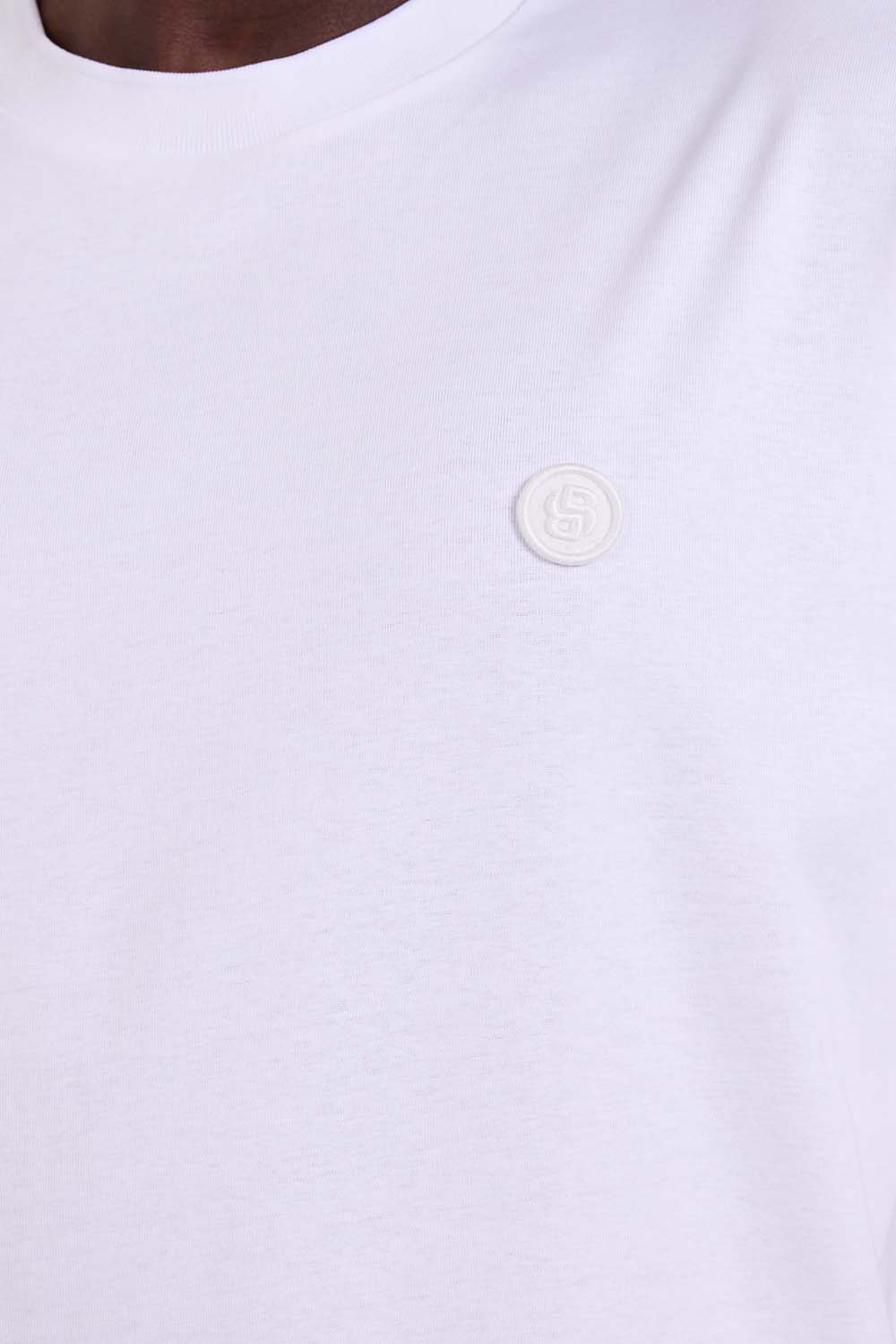 תמונת תקריב דוגמן של חולצת טי