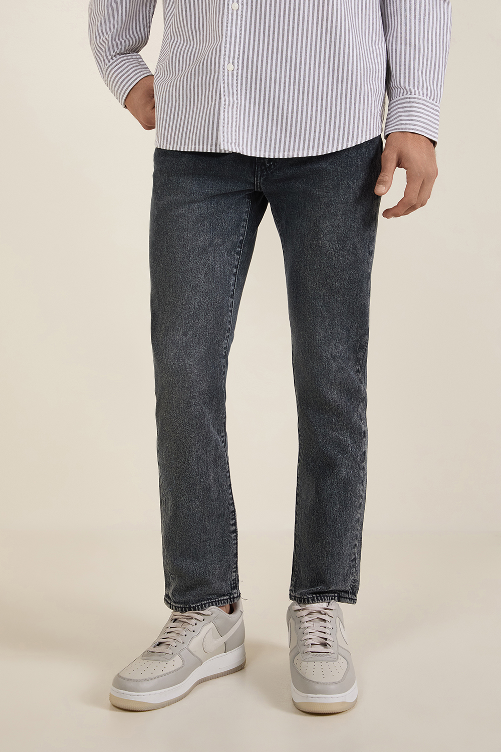 תמונת דוגמן קידמית של מכנסי ג'ינס סלים פיט 511