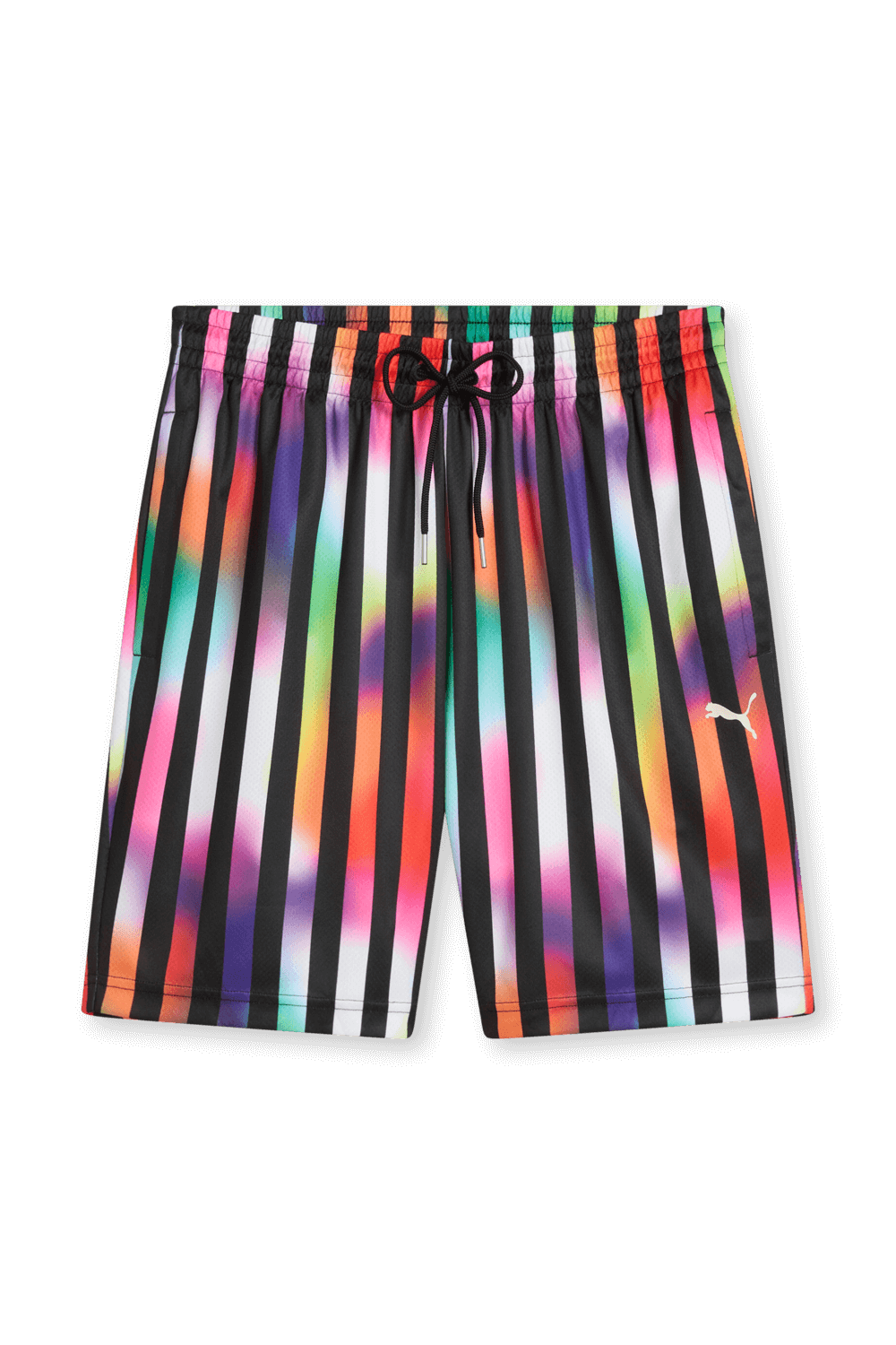 תמונה קידמית של מכנסיים קצרים בהשראת חודש הגאווה