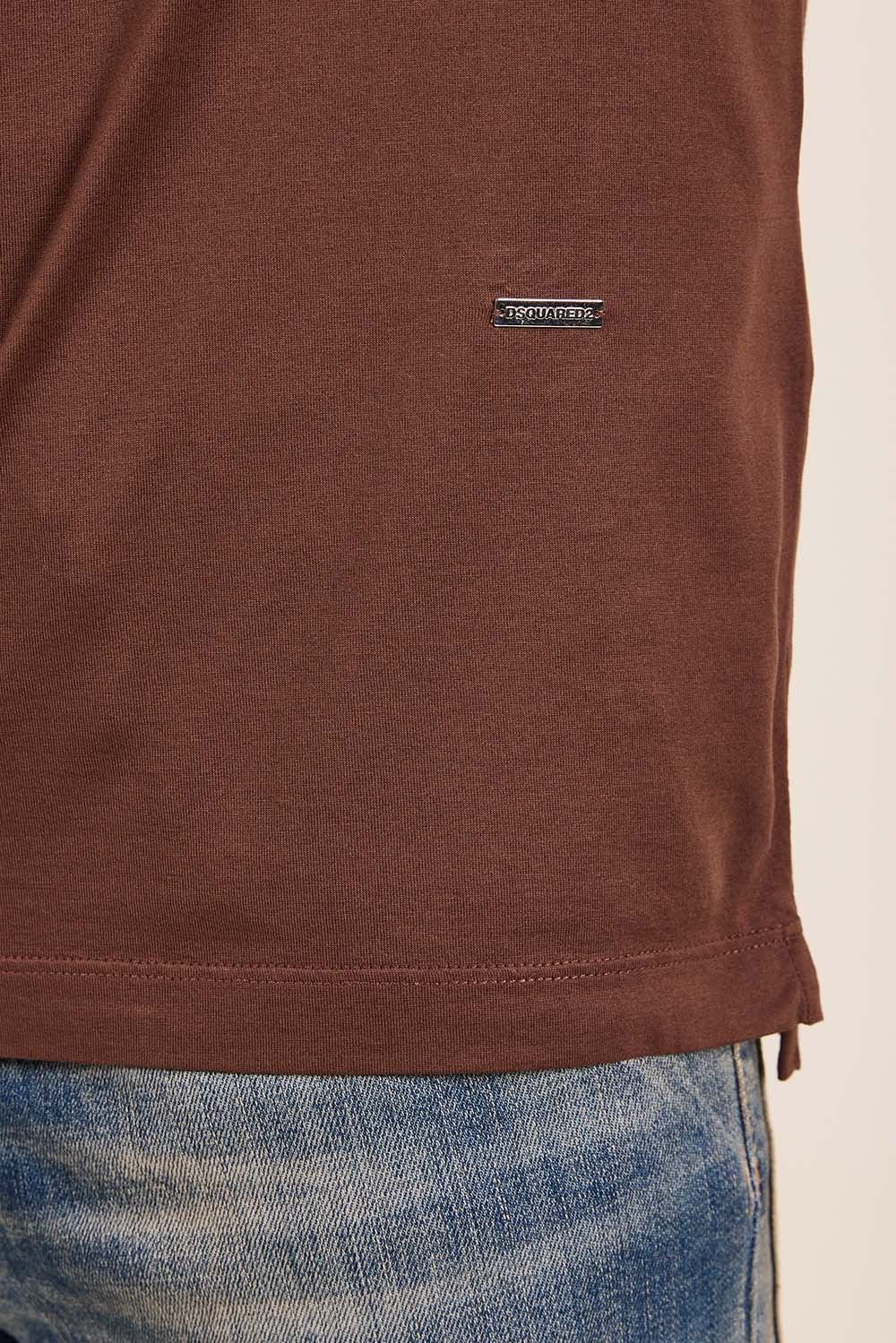 תמונת תקריב דוגמן של חולצת טי