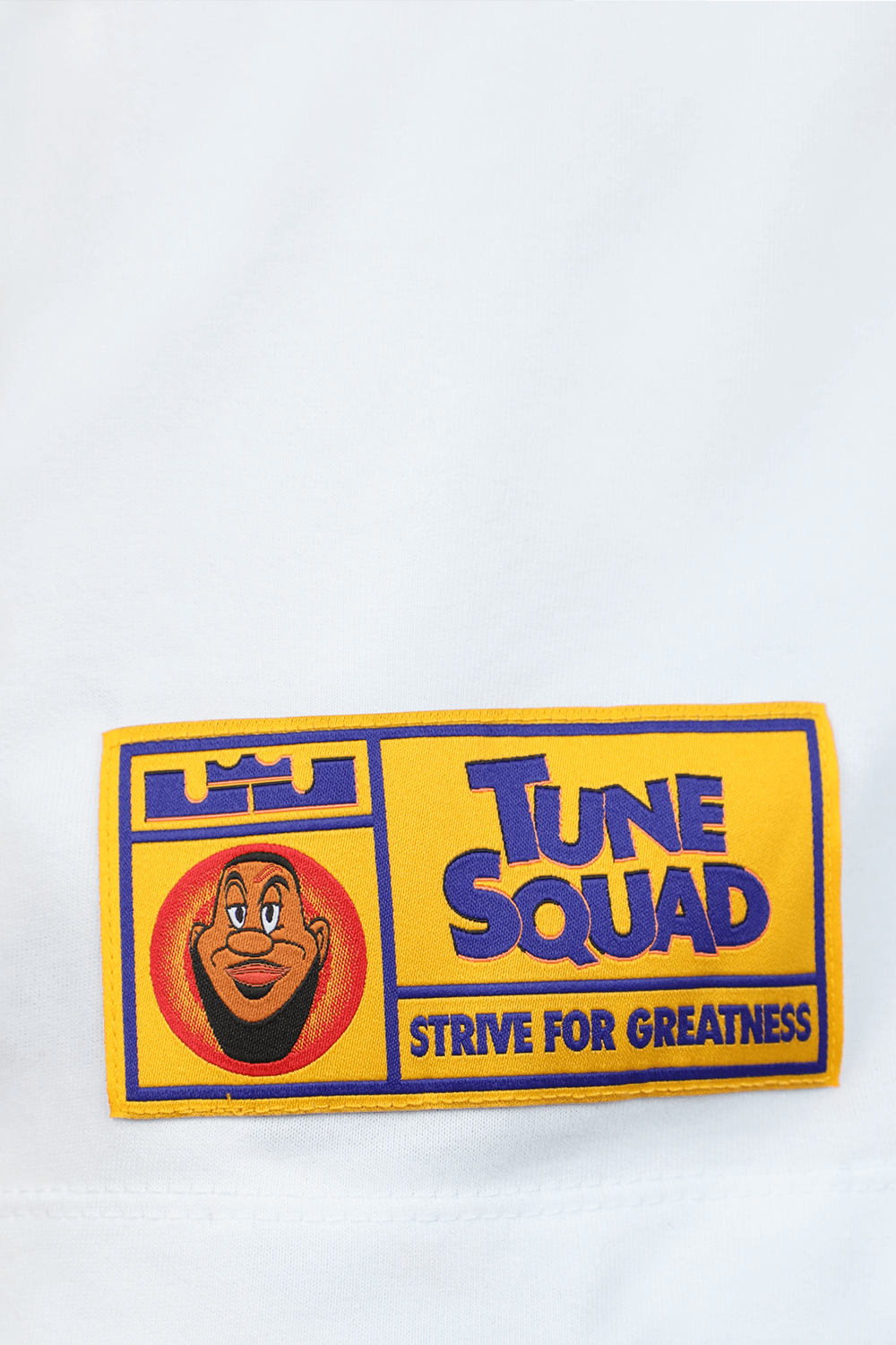 תמונה אחורית של טי שירט ספייס ג'אם בגוון לבן