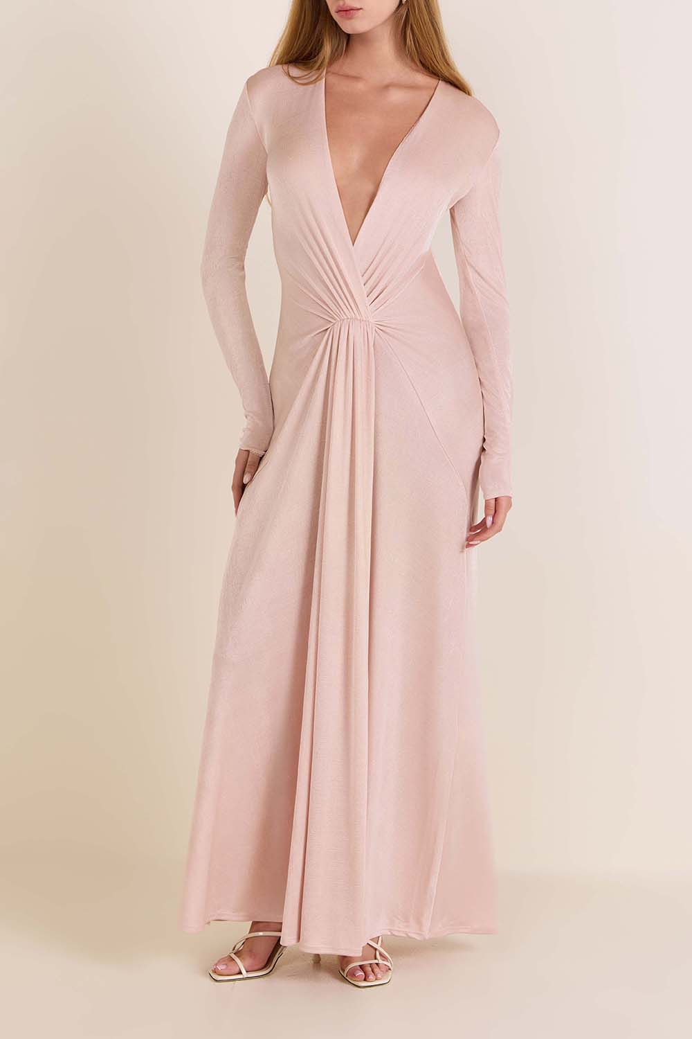 תמונת דוגמן קידמית של שמלת מקסי עם שרוול ארוך