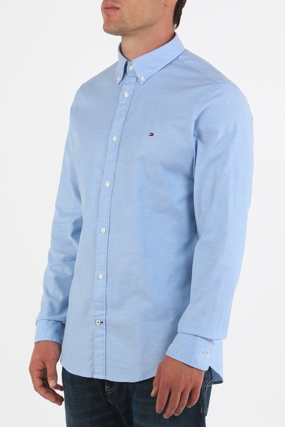 תמונת דוגמן קידמית של חולצה מכופתרת בגזרת סלים בצבע כחול