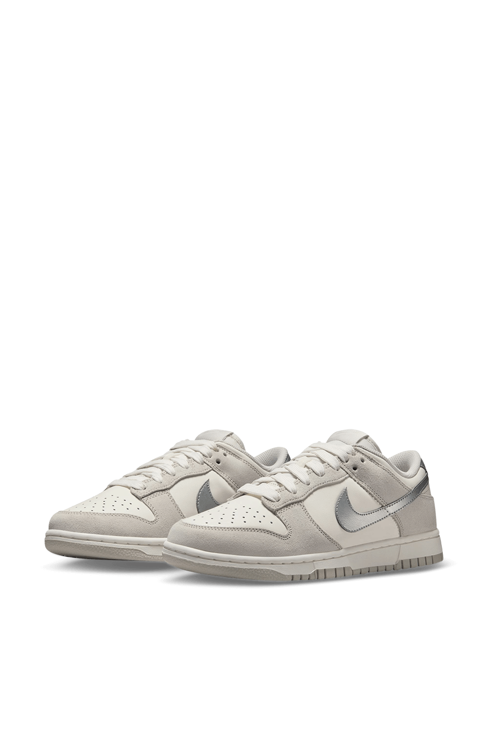 תמונת פנים של נעלי סניקרס דאנק