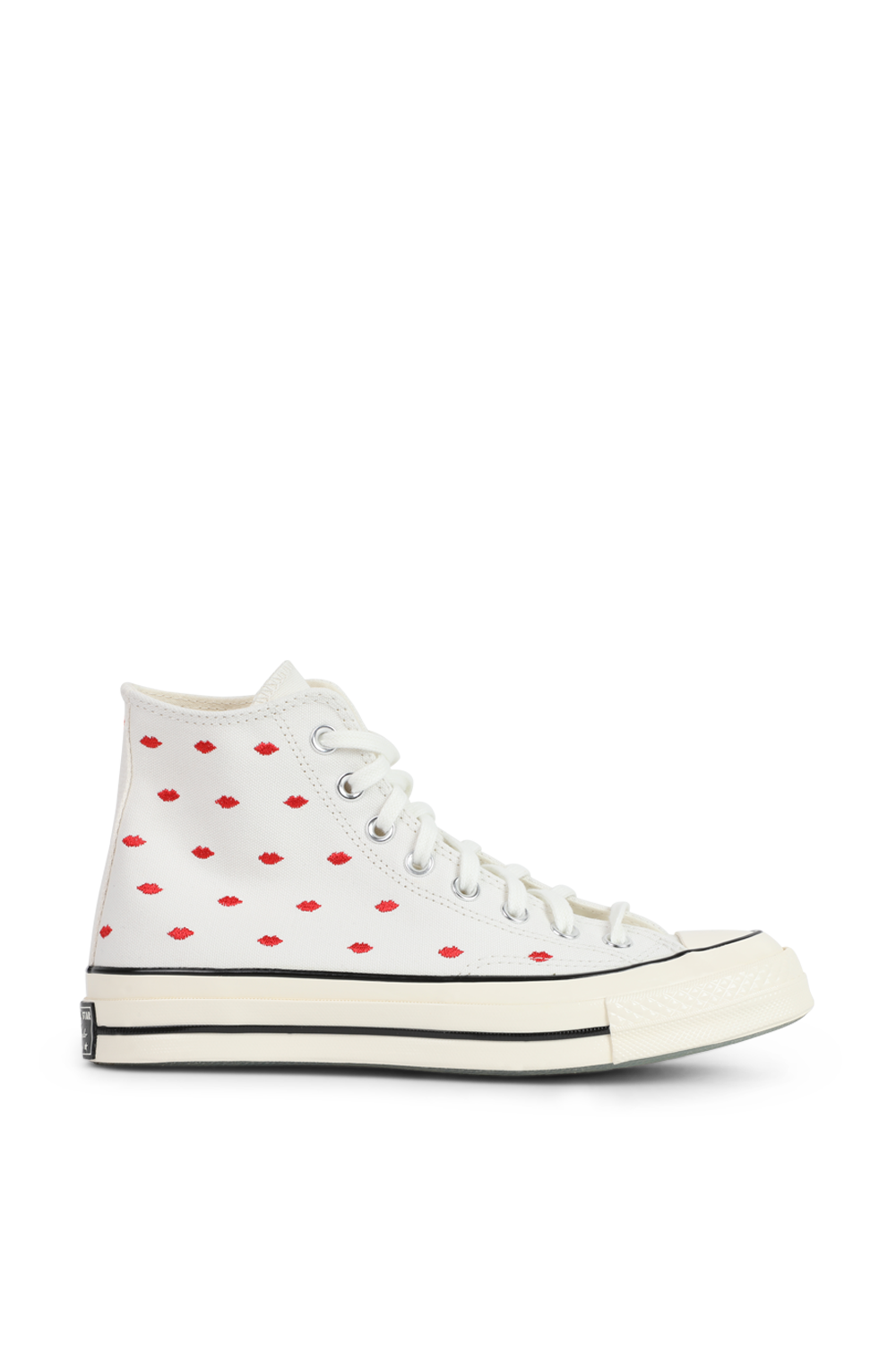 תמונה קידמית של סניקרס צ'אק 70 ולנטיין דיי לבנות