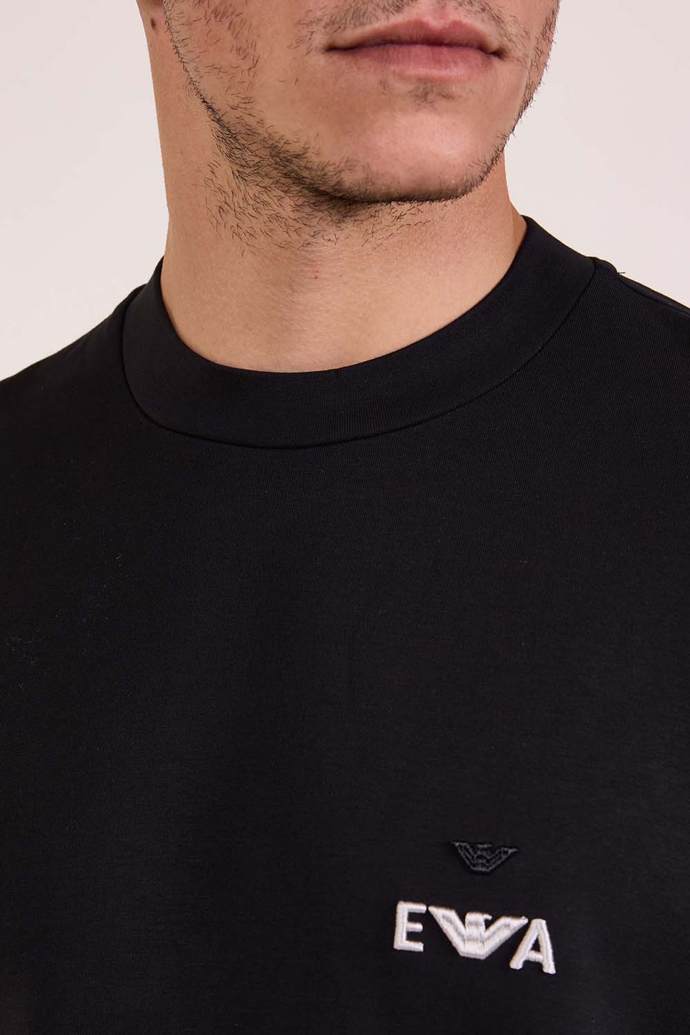 תמונת תקריב דוגמן של סווטשירט