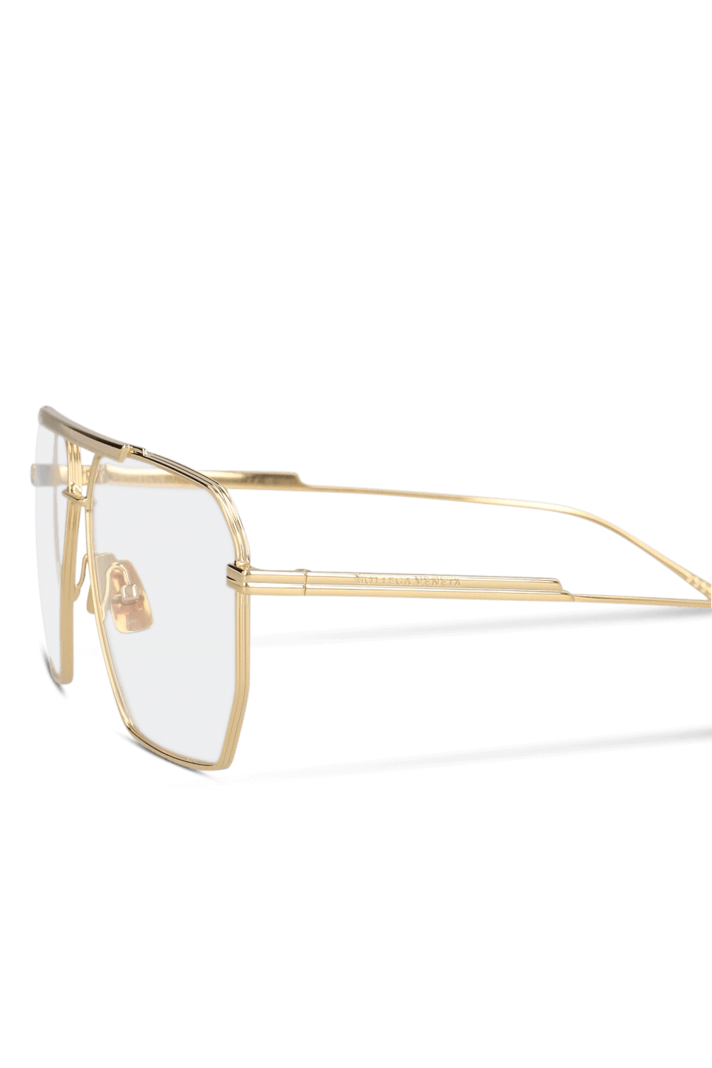 תמונת תקריב של מסגרת למשקפי ראייה