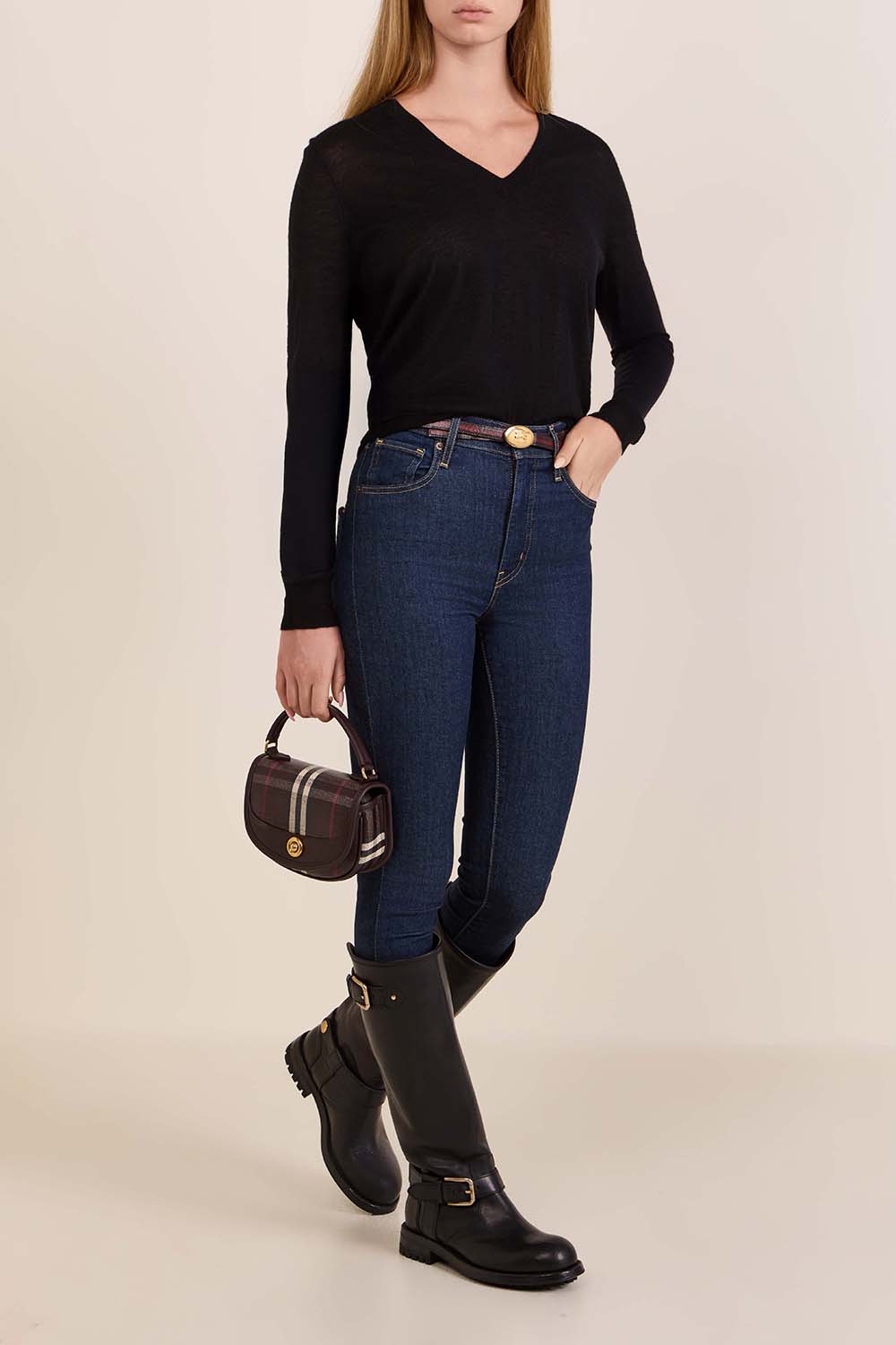 תמונת דוגמן קידמית של מגפי בייקר