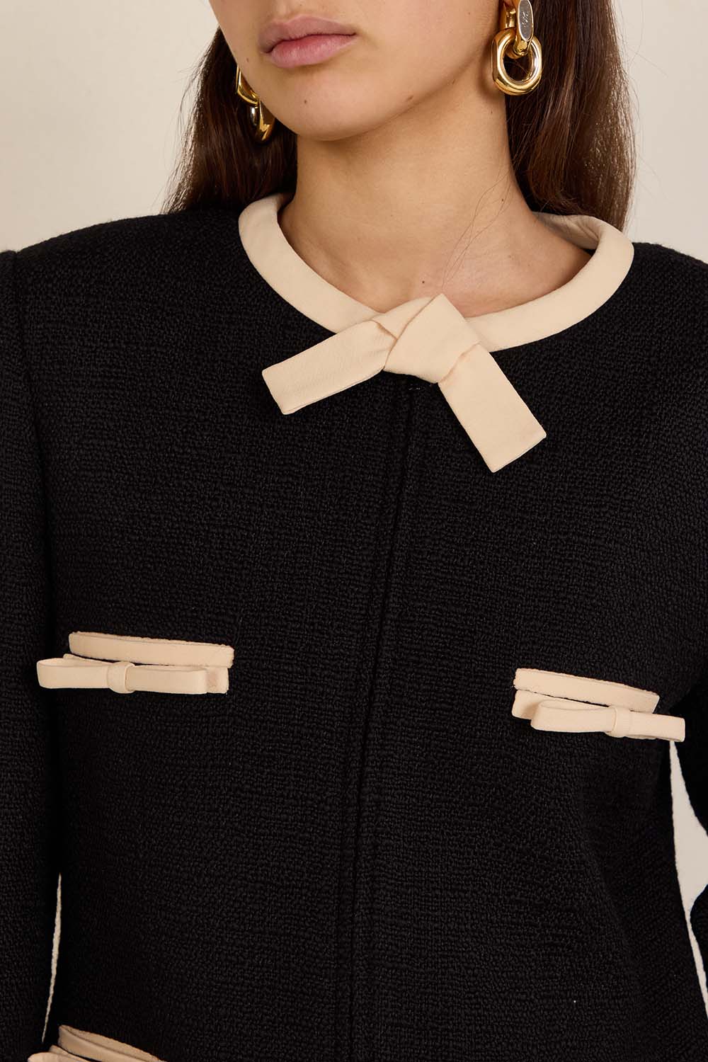 תמונת תקריב דוגמן של ז'קט טוויד