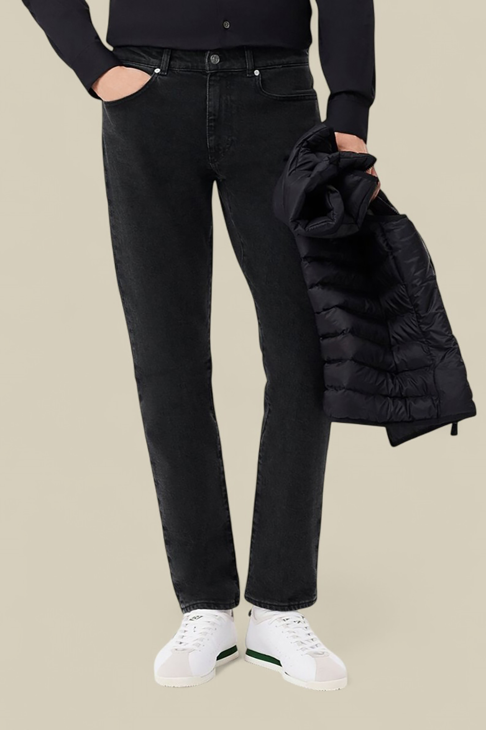 תמונת דוגמן קידמית של מכנסי ג'ינס סלים פיט