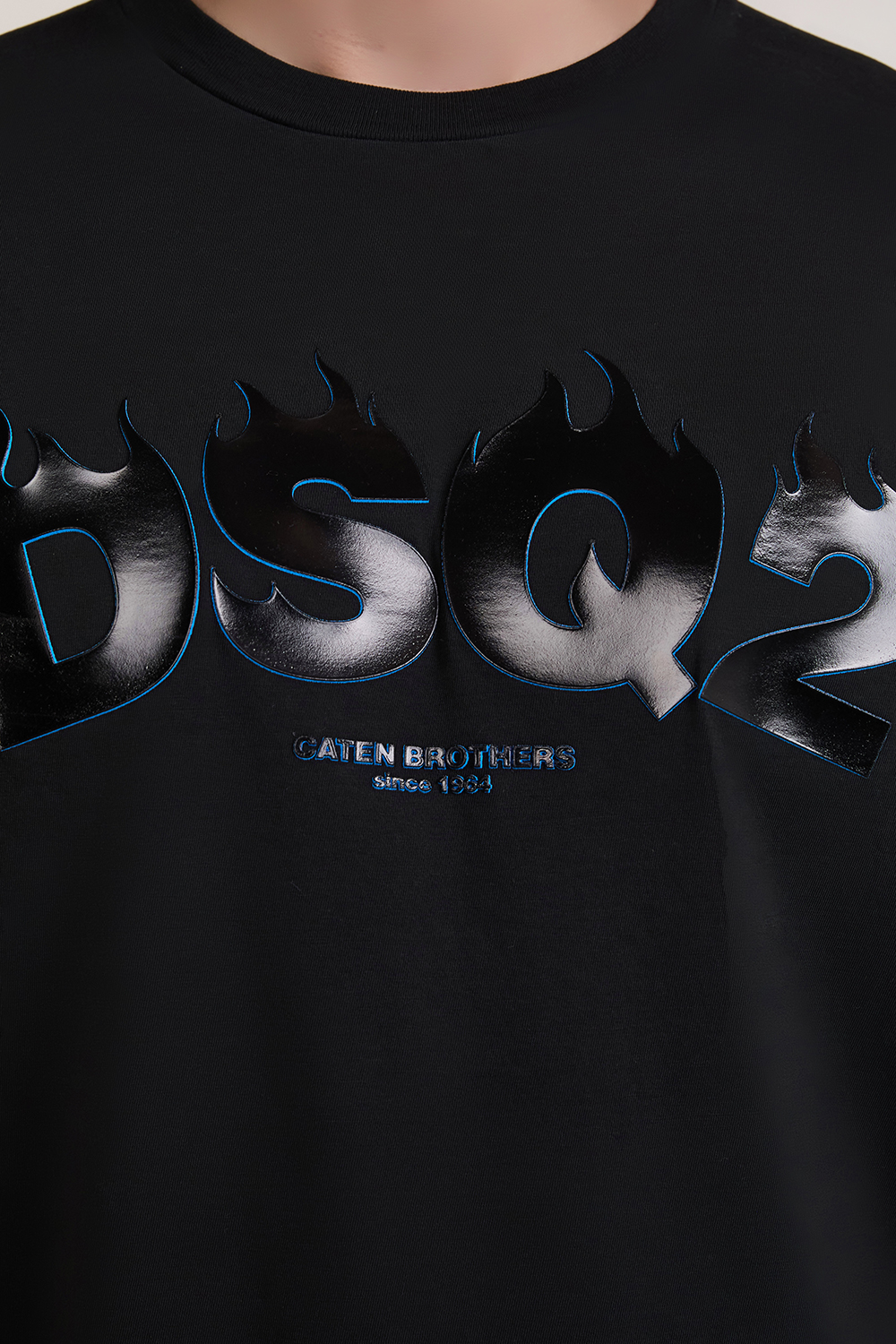 תמונת תקריב דוגמן של חולצת טי