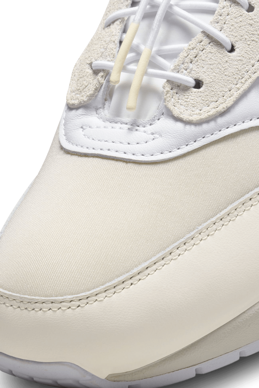 תמונת תקריב של נעלי סניקרס אייר מקס 1 פרימיום