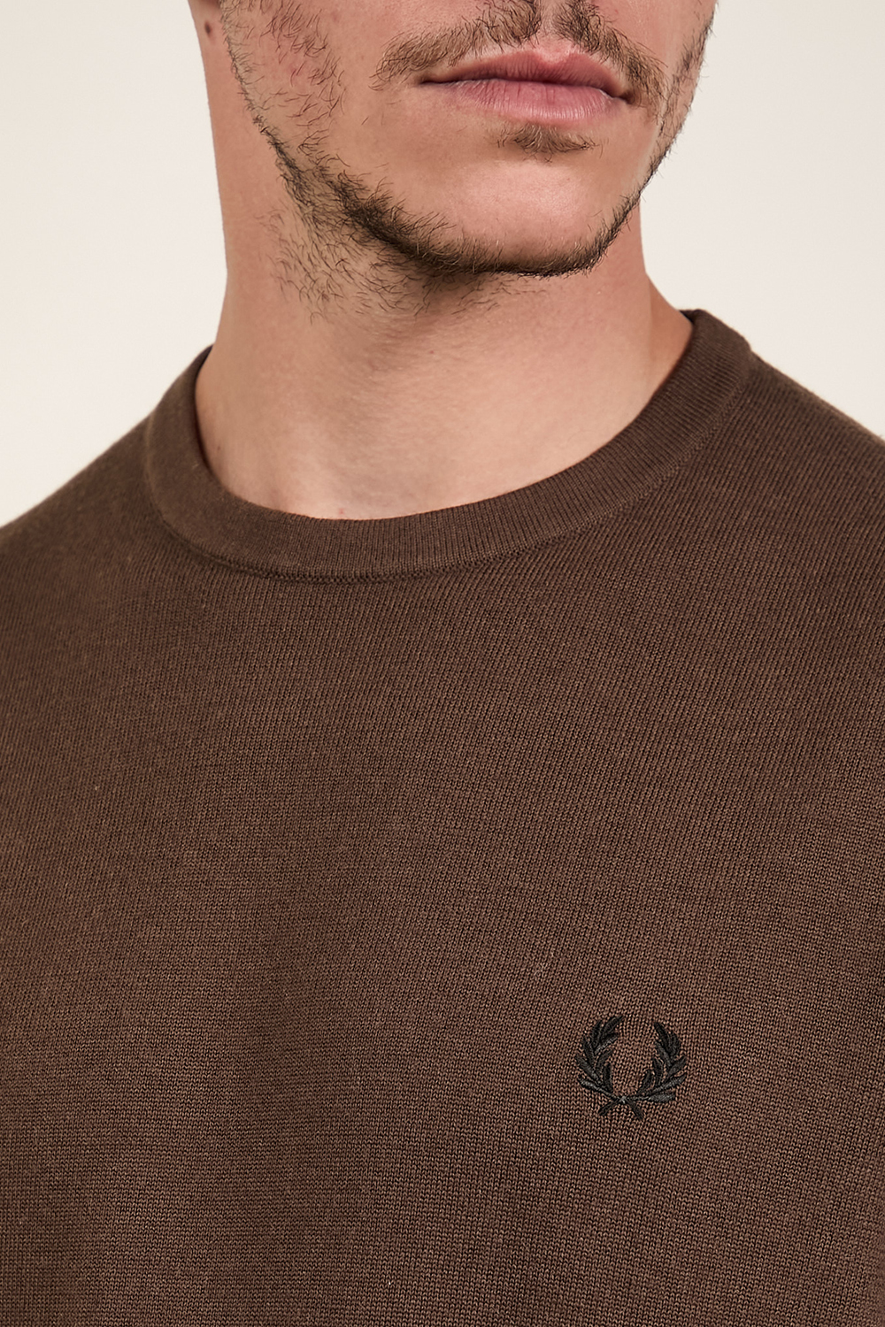 תמונת תקריב דוגמן של סווטשירט כותנה וצמר