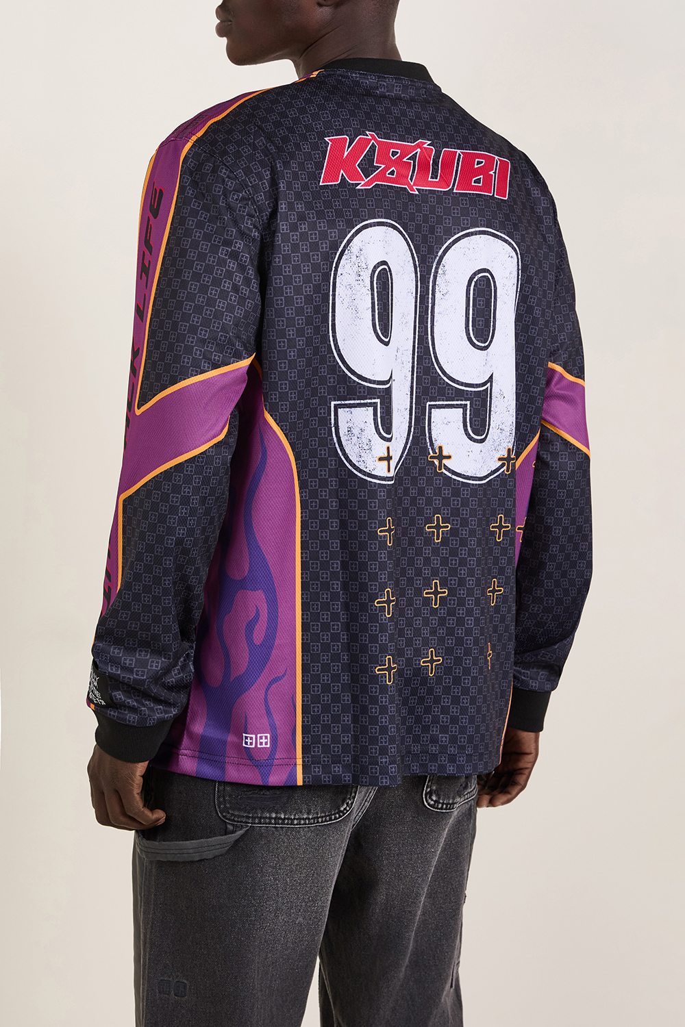 תמונת תקריב דוגמן של חולצת כדורגל