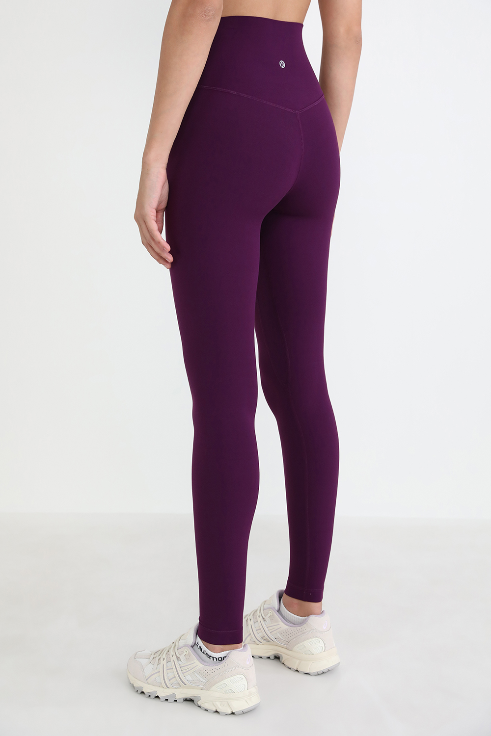 תמונת דוגמן אחורית של Align HR Pant 28