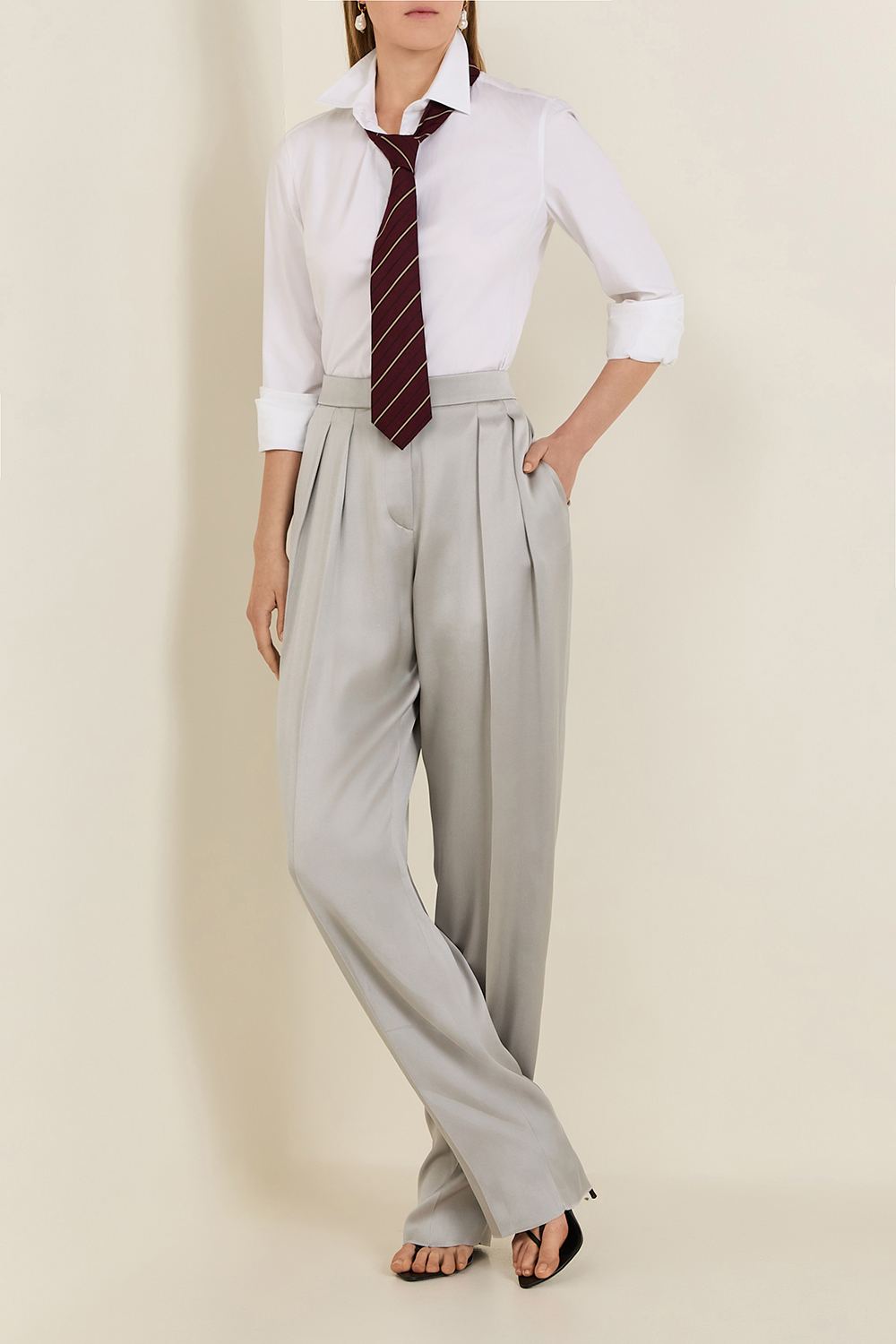 תמונת דוגמן קידמית של עניבה