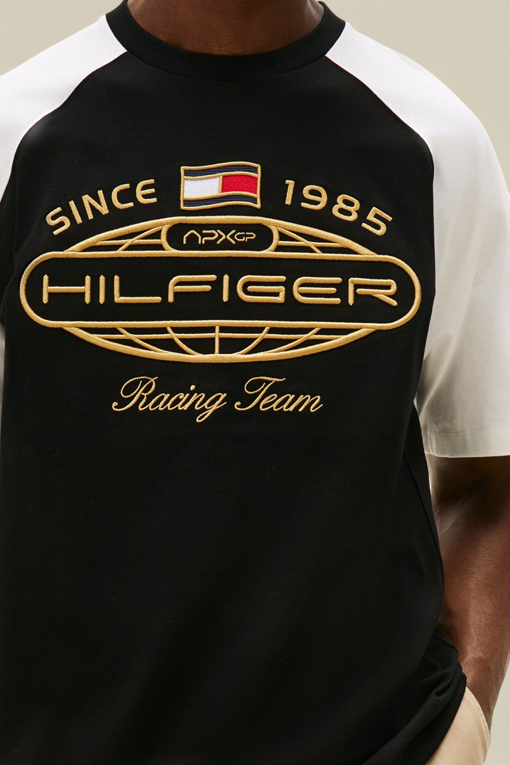 תמונת תקריב דוגמן של חולצת טי