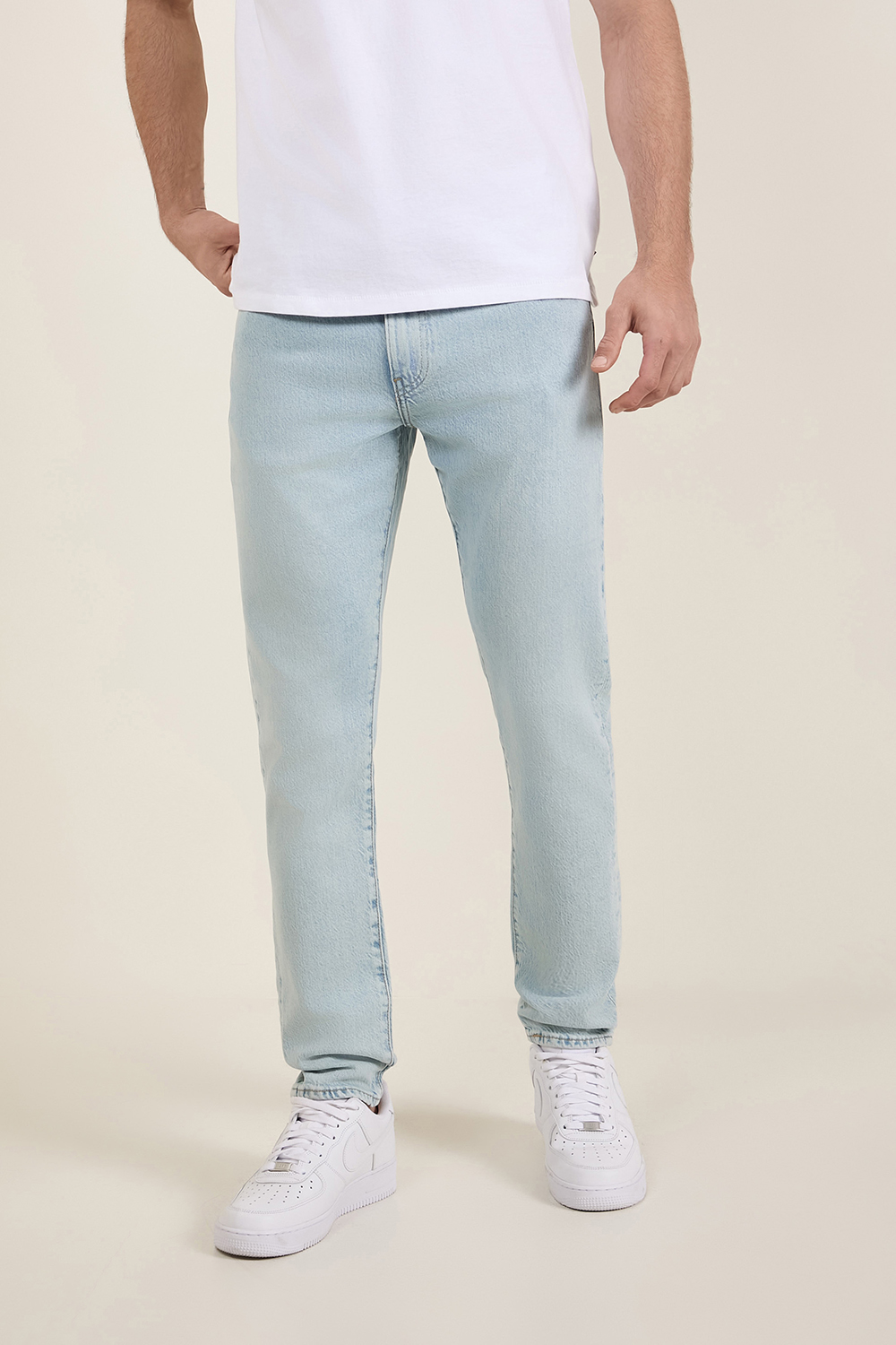 תמונת דוגמן קידמית של מכנסי ג'ינס סלים טאפר 512