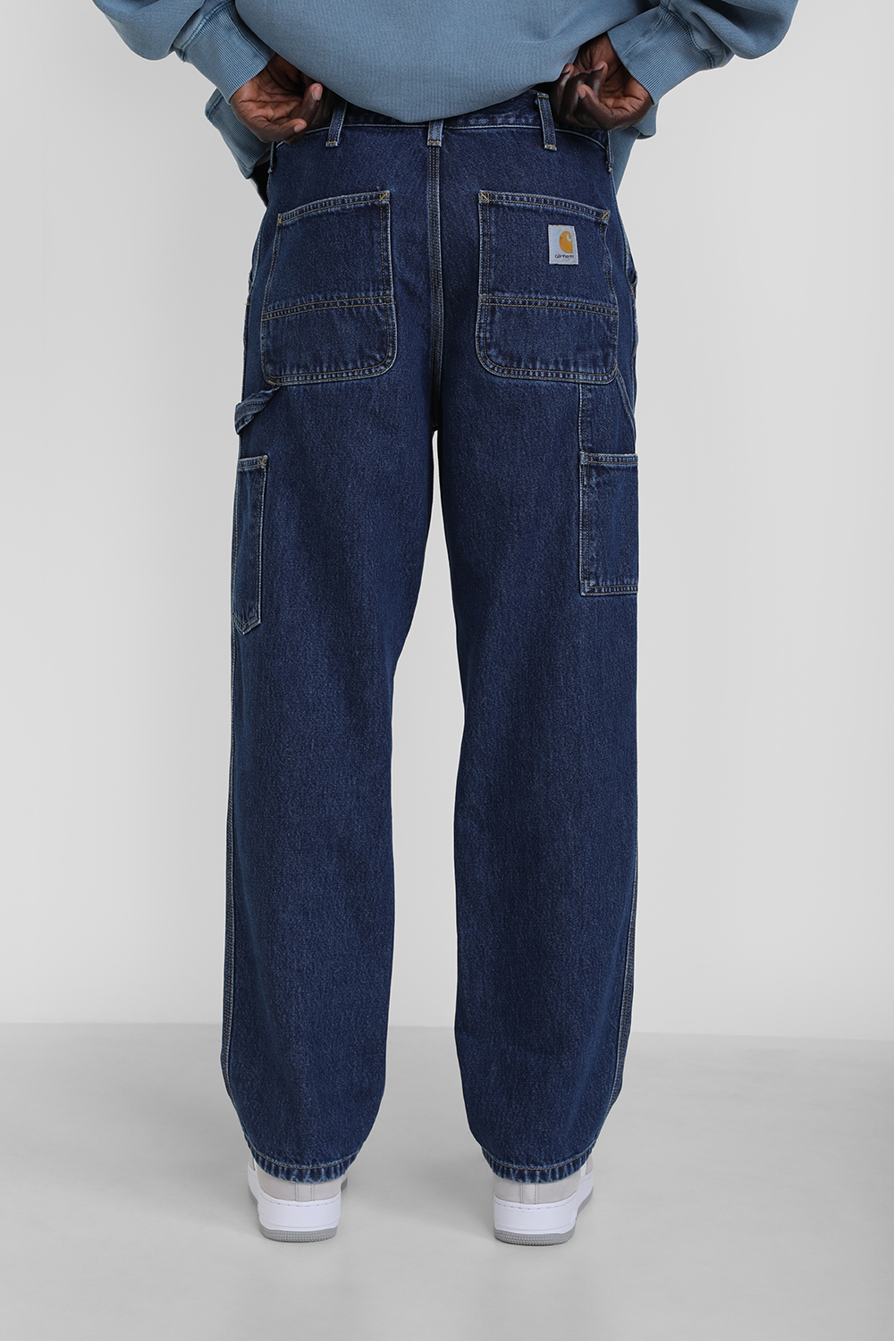 תמונת תקריב דוגמן של מכנסי ג'ינס