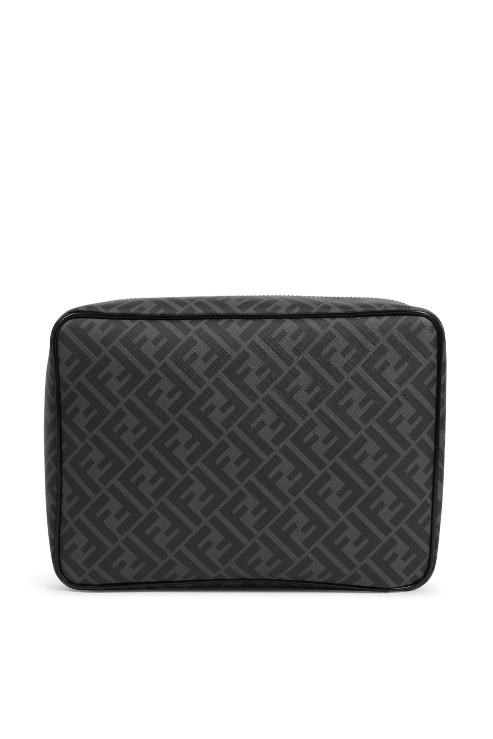 תמונה קידמית של תיק רחצה מעור עם הדפס מונוגרמי בגוון שחור