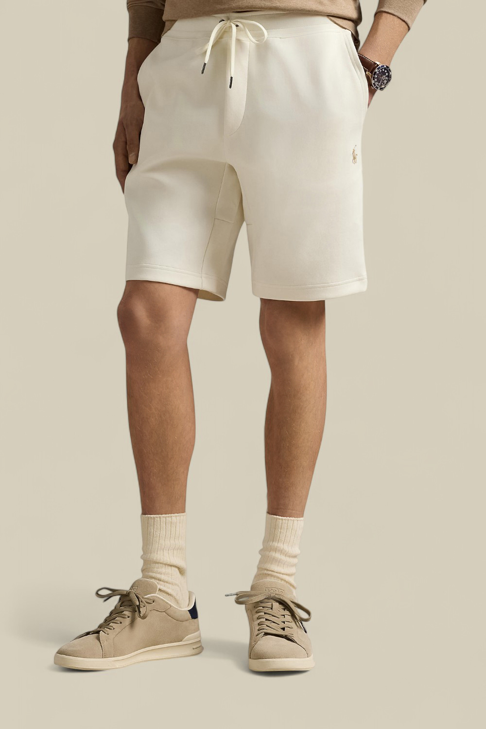 תמונת דוגמן קידמית של מכנסיים קצרים