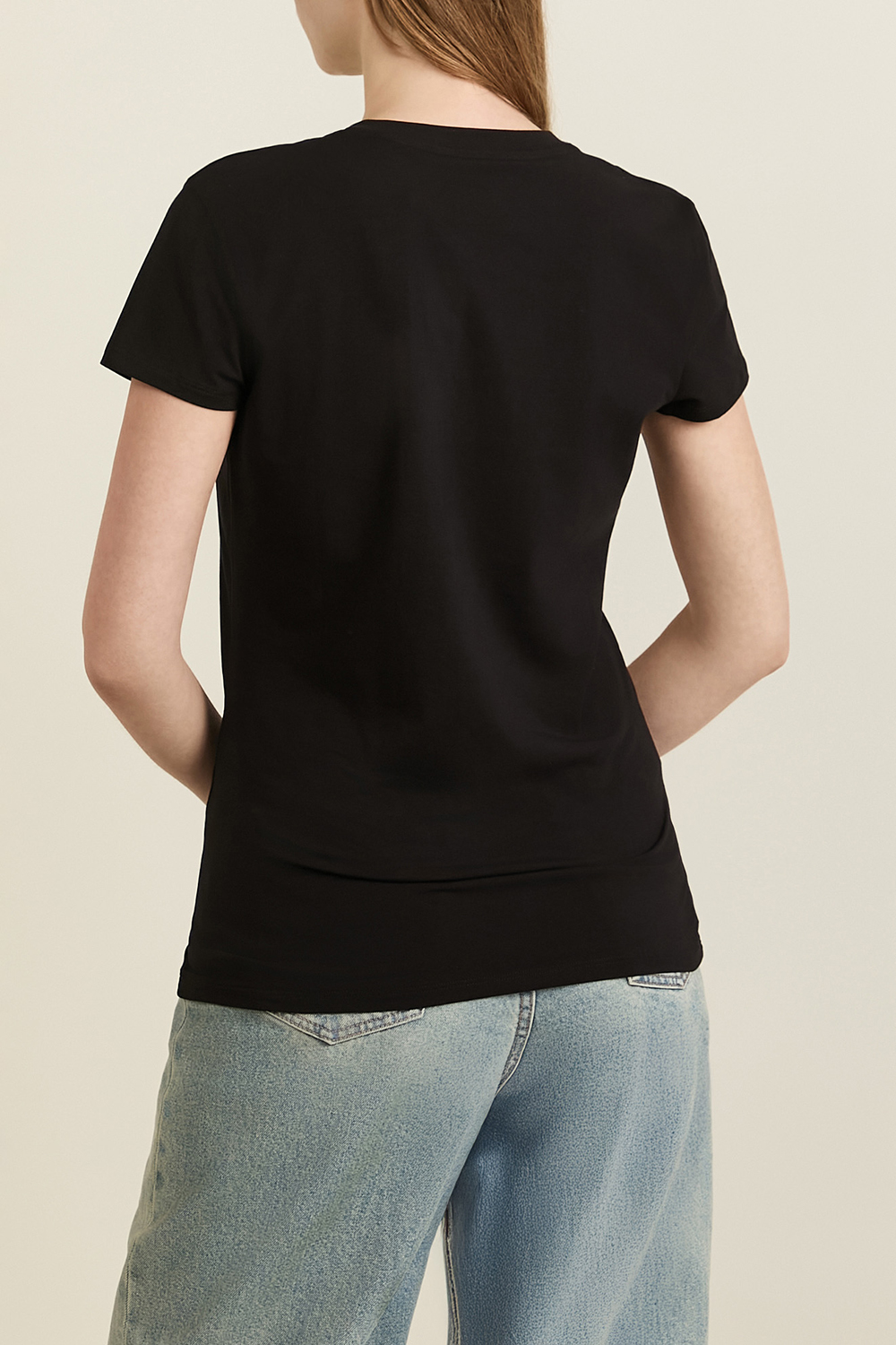 תמונת דוגמן אחורית של חולצת טי