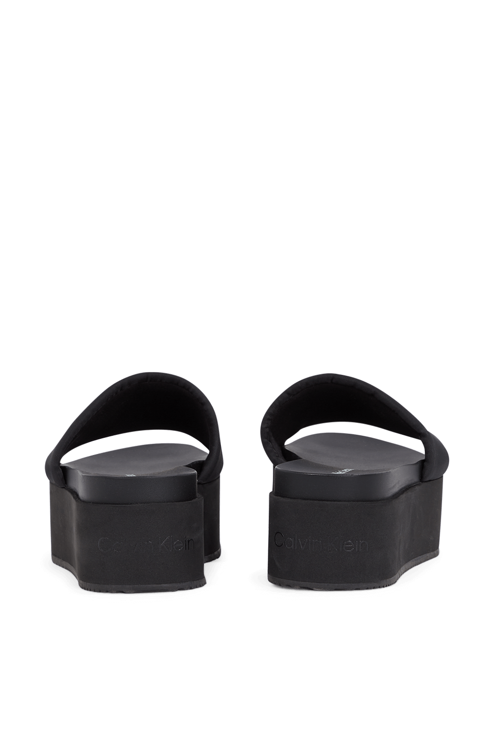 תמונת תקריב של כפכפי סליידס פלטפורמה