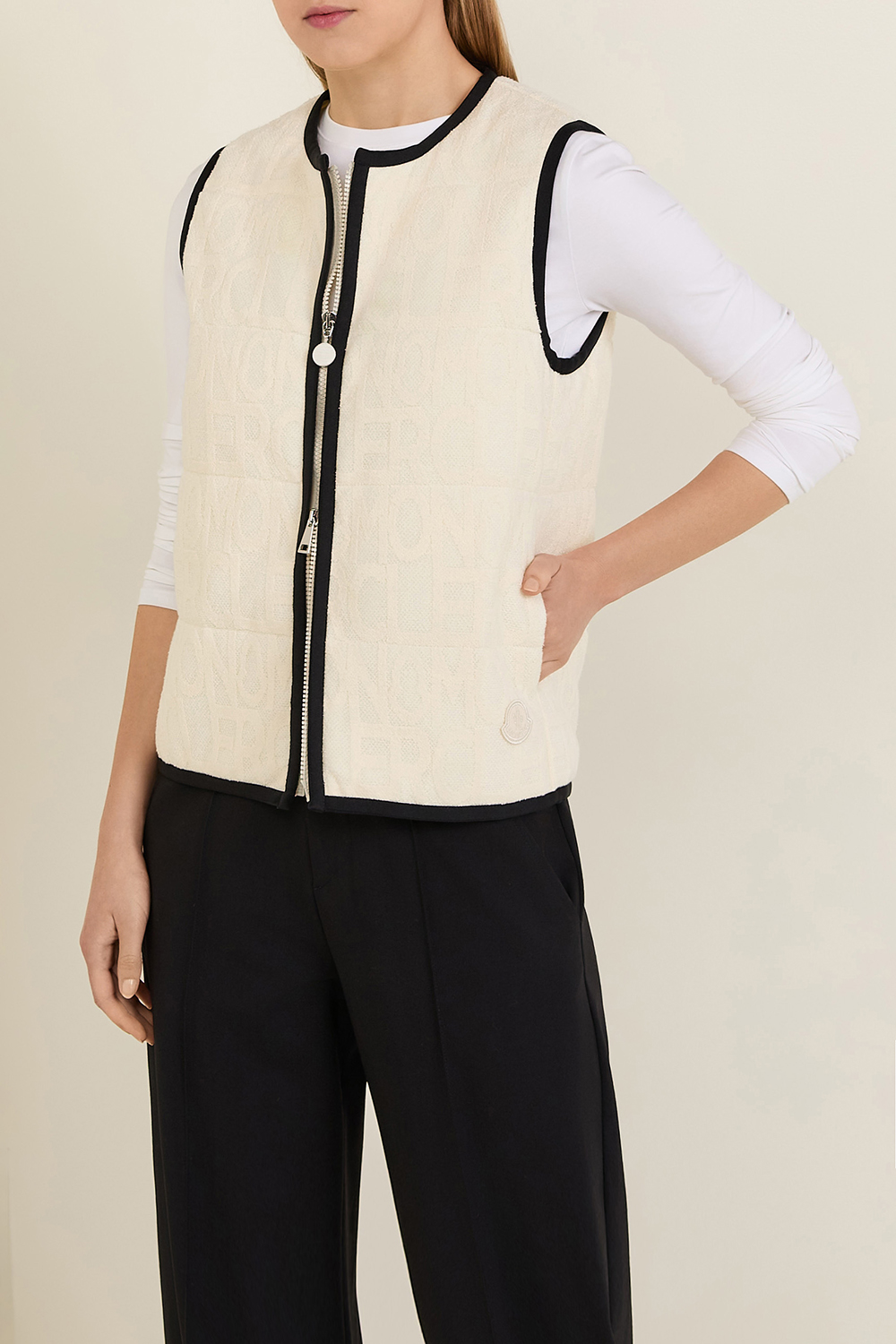 תמונת דוגמן קידמית של וסט