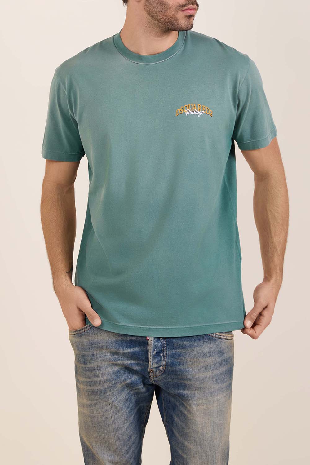 תמונת דוגמן קידמית של חולצת טי