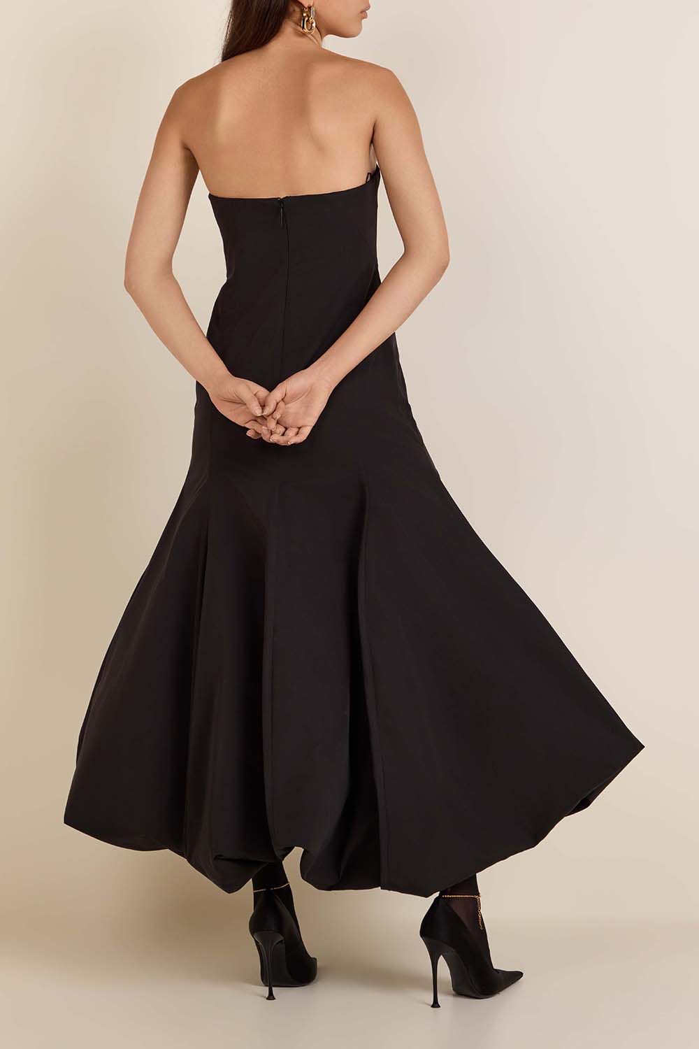 תמונת דוגמן אחורית של שמלת סטרפלס איה