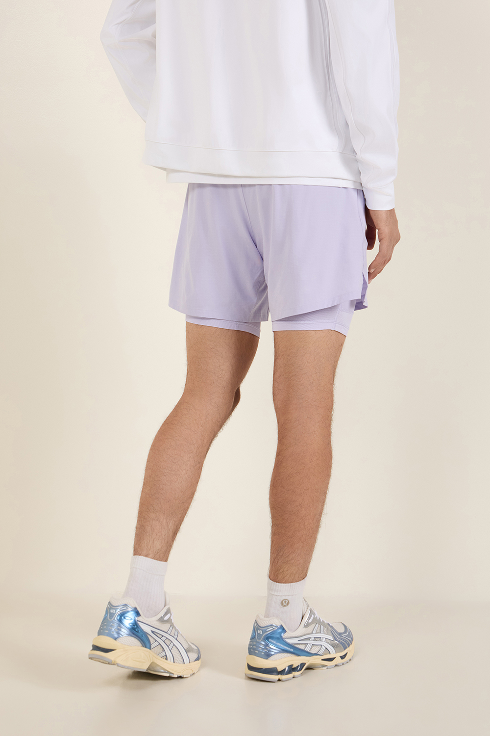 תמונת דוגמן אחורית של Run Crew Ripstop Lined Short 6