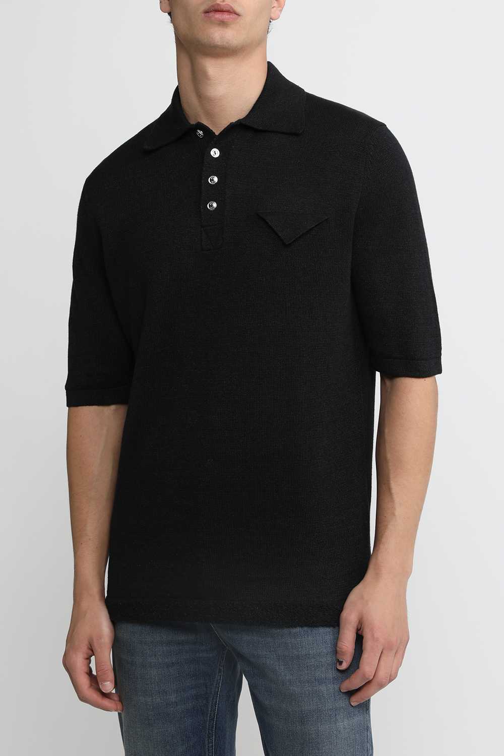 תמונת דוגמן קידמית של חולצת פולו סרוגה