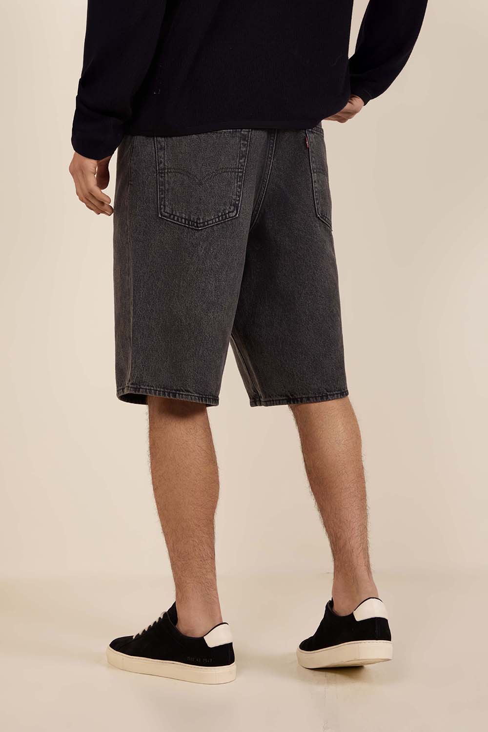 תמונת דוגמן אחורית של מכנסי ג'ינס קצרים 478