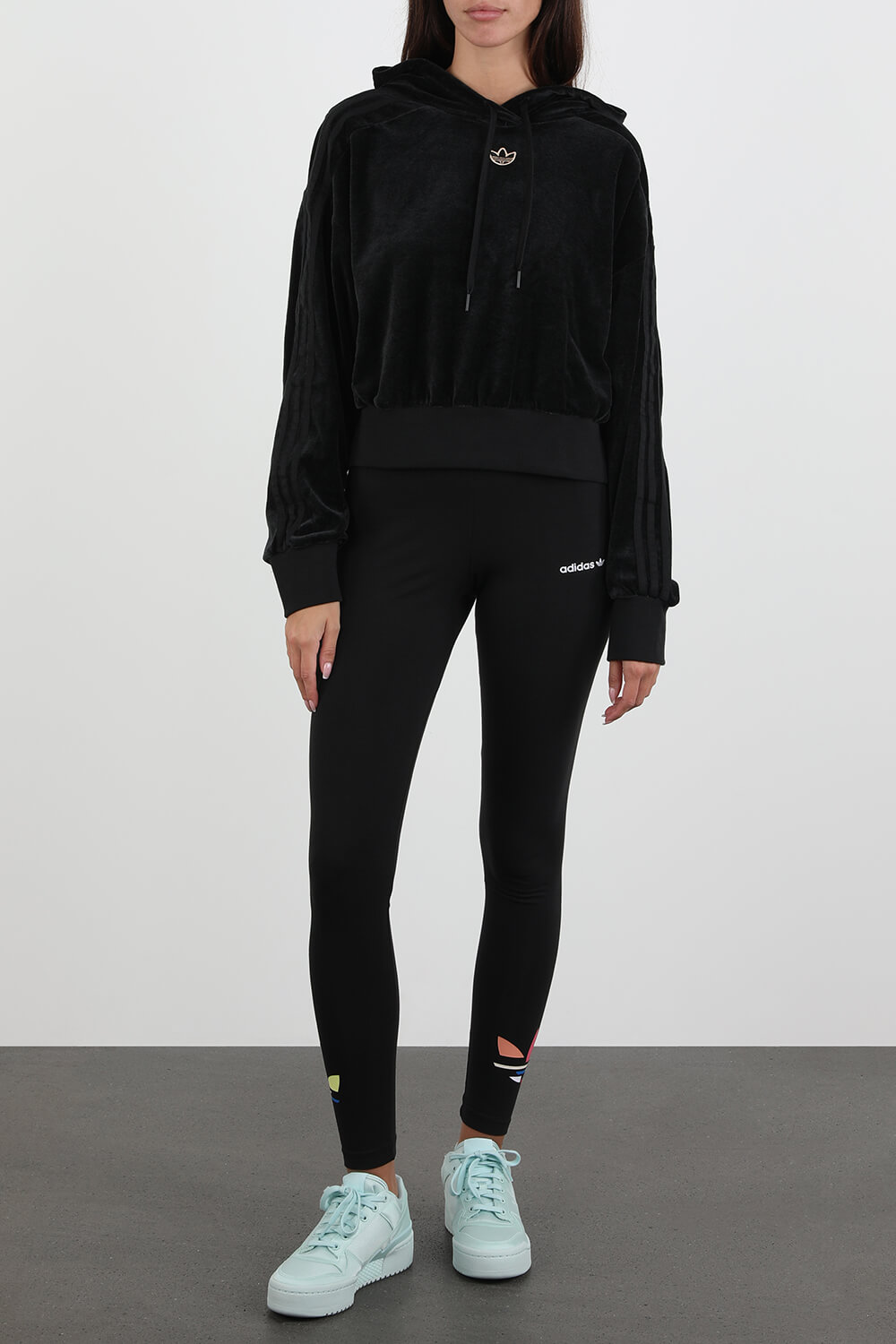 תמונת דוגמן קידמית של נעלי סניקרס אוריג'ינלס בגוון מנטה