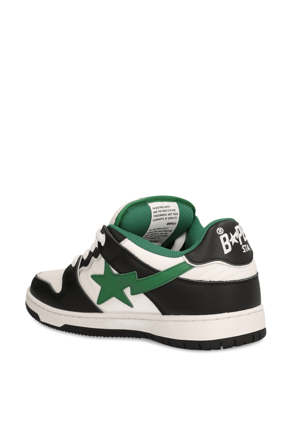 תמונה אחורית של נעלי סניקרס