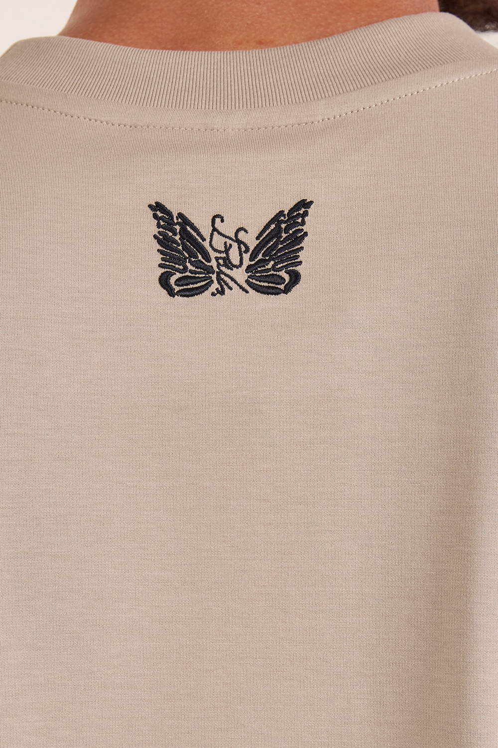 חולצת טי בגזרה משוחררת