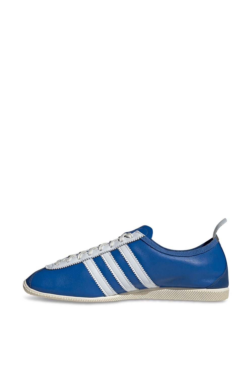 תמונה אחורית של נעלי סניקרס יפן