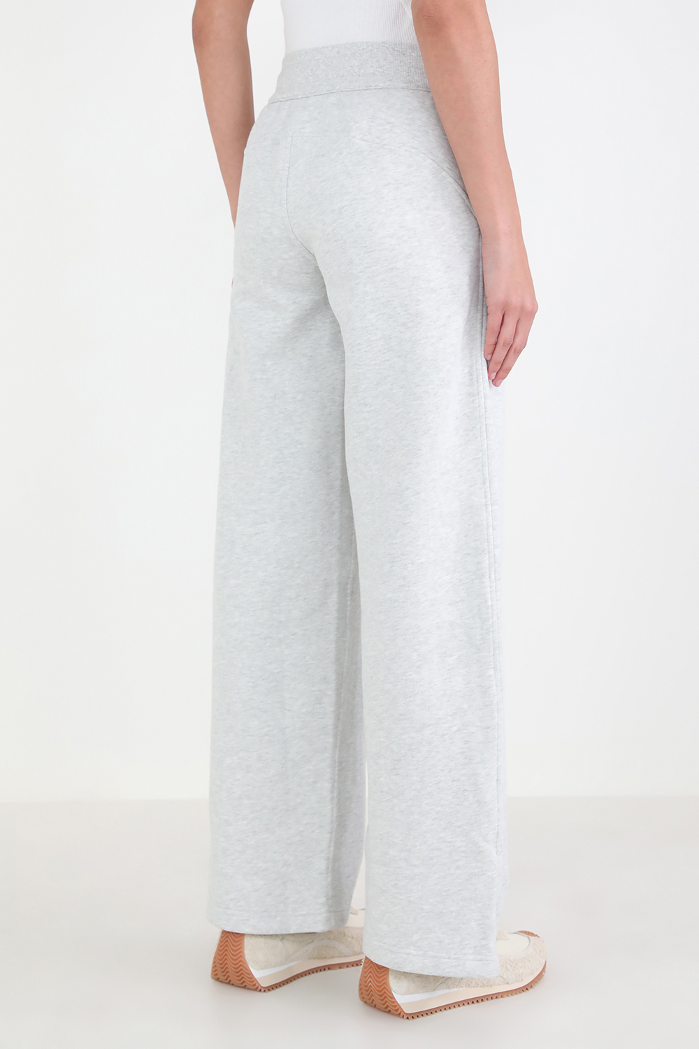 תמונת דוגמן אחורית של Scuba Mid-Rise Wide-Leg Pant