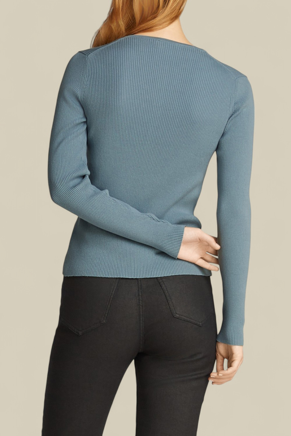 תמונת דוגמן אחורית של חולצת ריב