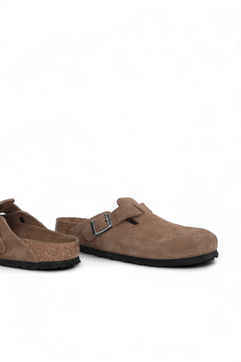 תמונת תקריב של נעלי בוסטון