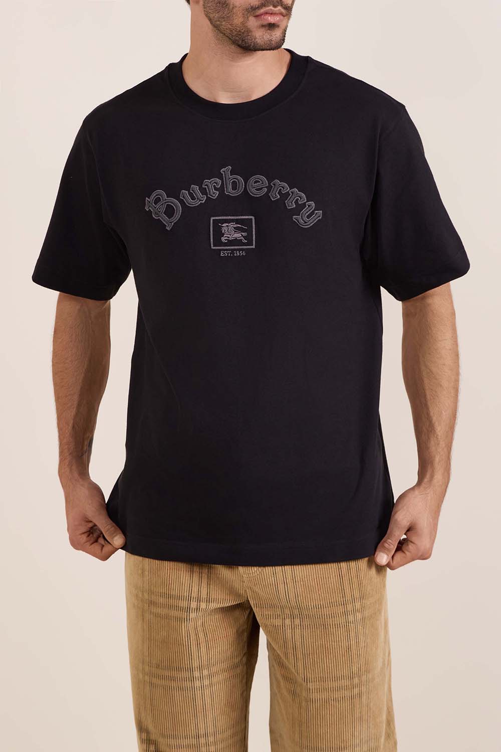 תמונת דוגמן קידמית של חולצת טי