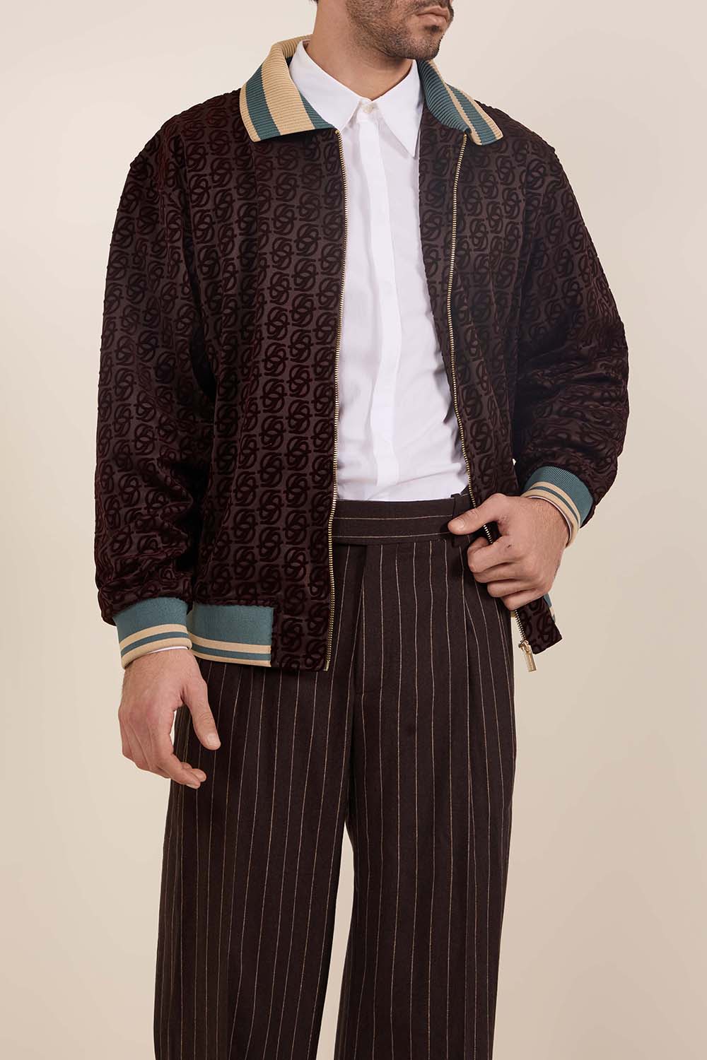 תמונת דוגמן קידמית של ז'קט טרנינג