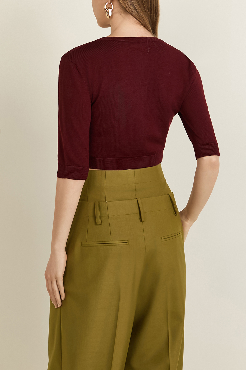 תמונת דוגמן אחורית של קרדיגן קרופ