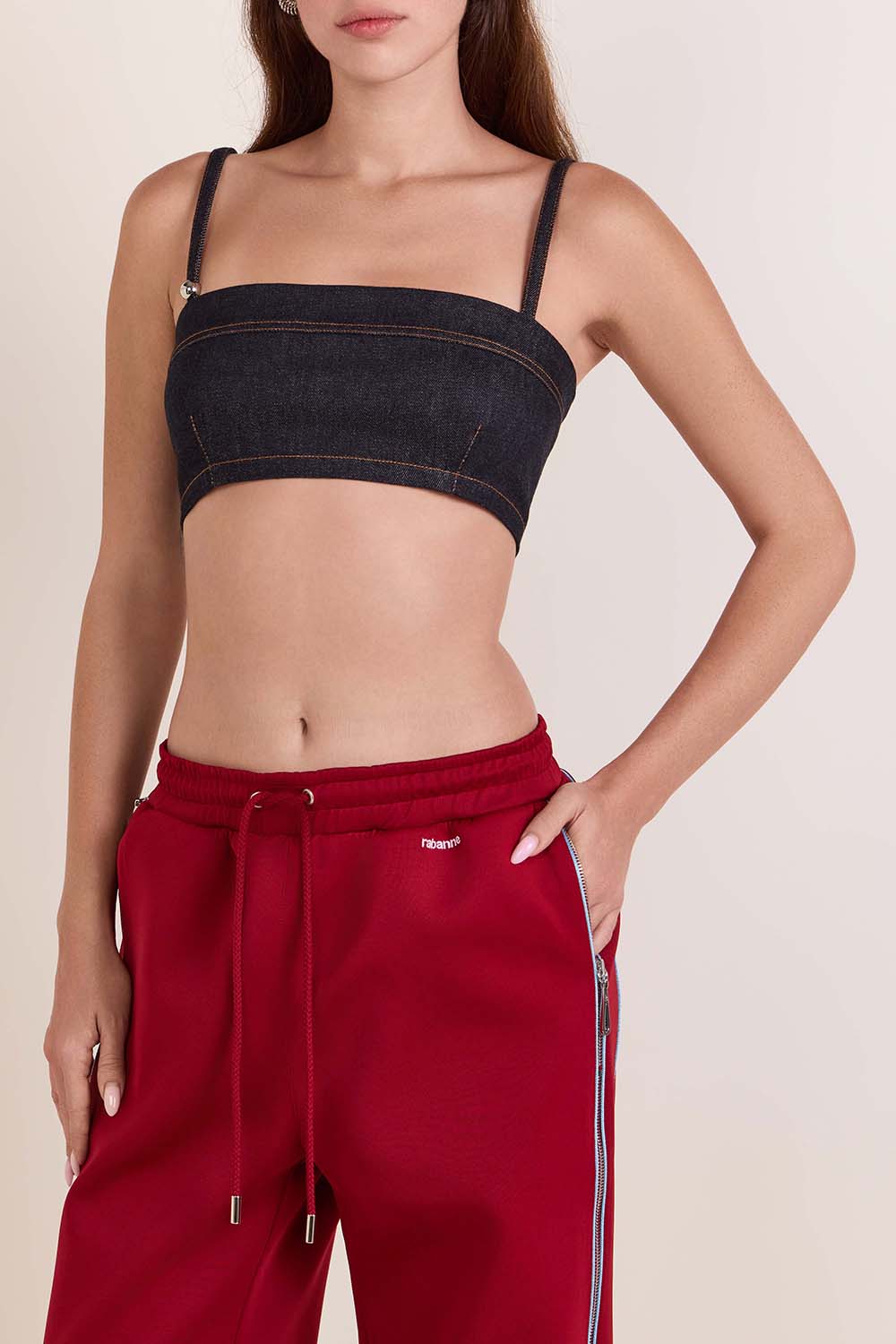 תמונת דוגמן קידמית של טופ ג'ינס