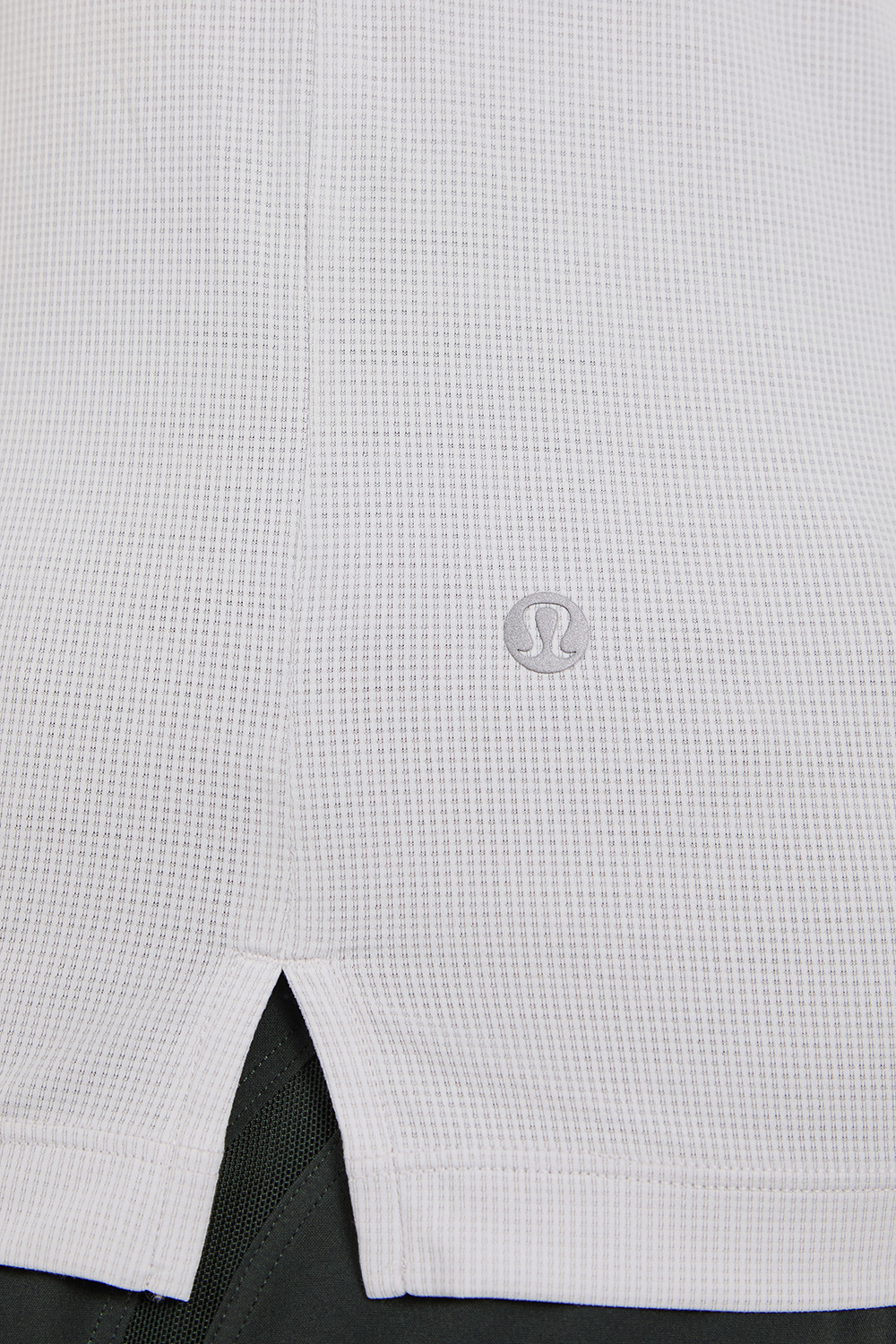 תמונת תקריב דוגמן של Lightweight Knit Workout Short Sleeve